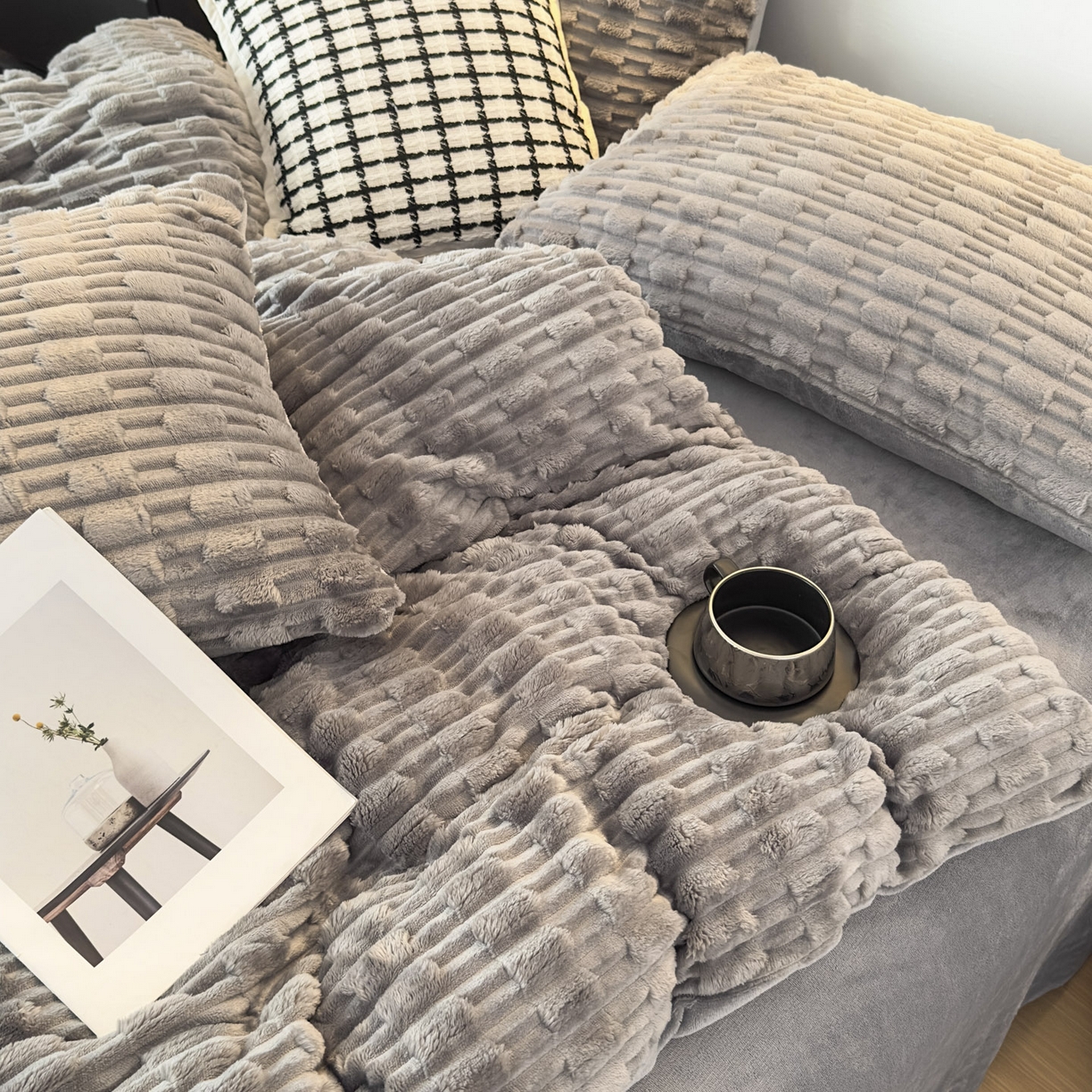 91家纺网 家纺一手货源 找家纺 潮邦创意家居 2025冬季竹纹绒牛奶绒四件套-暖绒竹韵系列 暖绒竹韵-椰灰