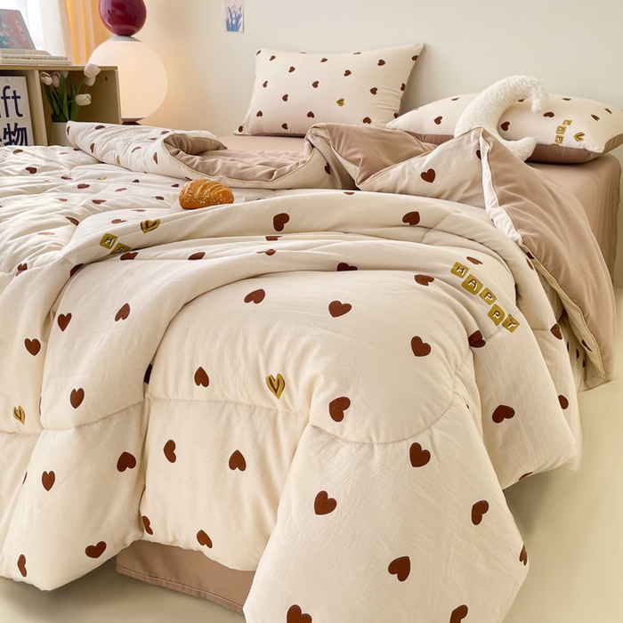 91家纺网 家纺一手货源 找家纺 梵克保罗 2025新款水洗棉糯小棉夏被夏被四件套四季被春秋被单人学生双人被子被芯 爱心