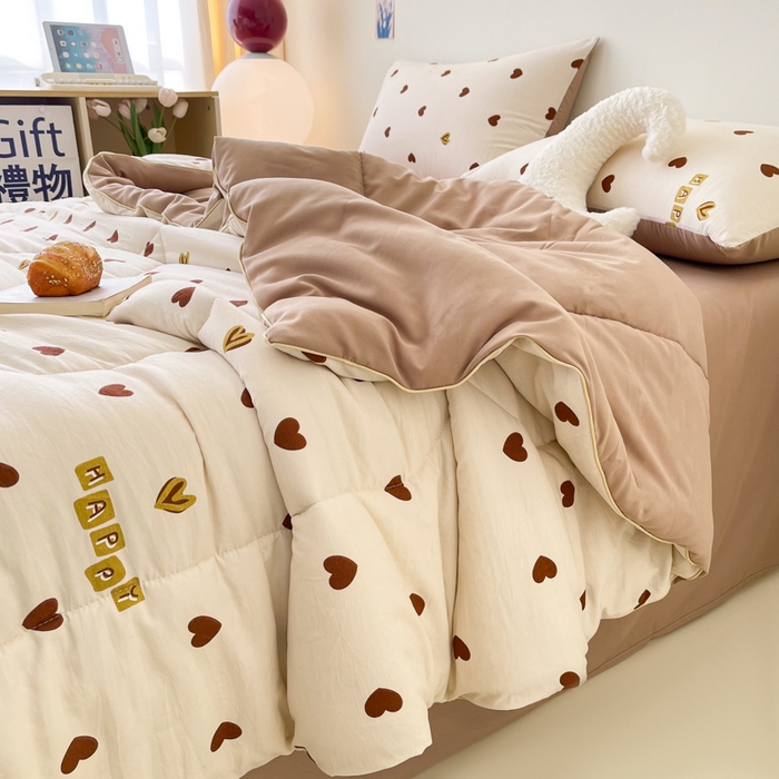 91家纺网 家纺一手货源 找家纺 梵克保罗 2025新款水洗棉糯小棉夏被夏被四件套四季被春秋被单人学生双人被子被芯 爱心