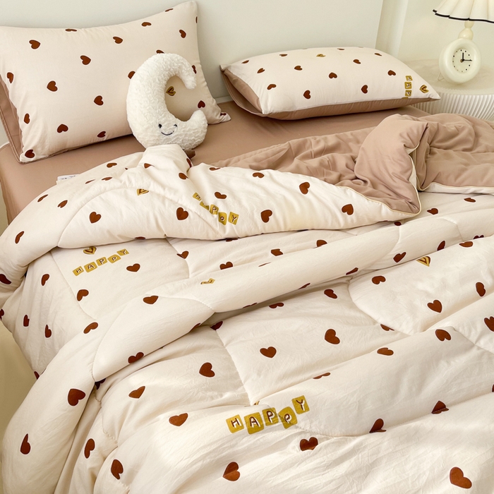 91家纺网 家纺一手货源 找家纺 梵克保罗 2025新款水洗棉糯小棉夏被夏被四件套四季被春秋被单人学生双人被子被芯 爱心