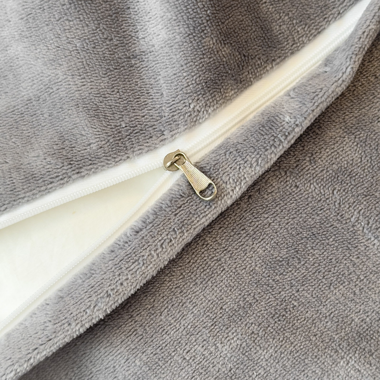 91家纺网 家纺一手货源 找家纺 潮邦创意家居 2025冬季竹纹绒牛奶绒四件套-暖绒竹韵系列 暖绒竹韵-椰灰