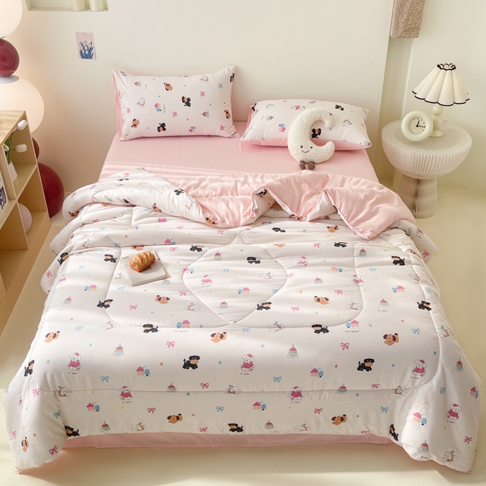 91家纺网 家纺一手货源 找家纺 梵克保罗 2025新款水洗棉糯小棉夏被夏被四件套四季被春秋被单人学生双人被子被芯 狗狗家族