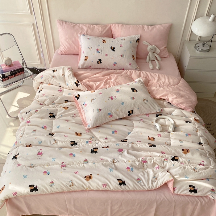 91家纺网 家纺一手货源 找家纺 梵克保罗 2025新款水洗棉糯小棉夏被夏被四件套四季被春秋被单人学生双人被子被芯 狗狗家族