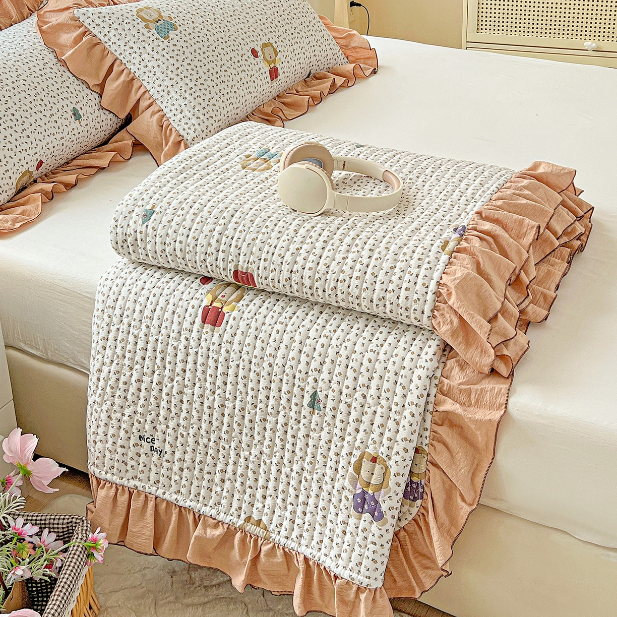 91家纺网 家纺一手货源 找家纺 水木坊 2025新款A有氧双层纱花边单床盖 床盖单件-提供买家秀 歪瑞狮子