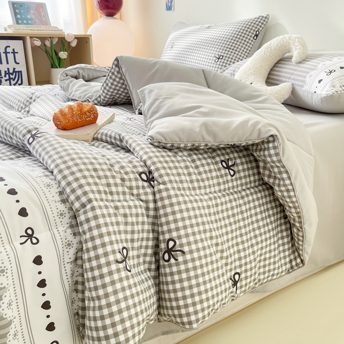 91家纺网 家纺一手货源 找家纺 梵克保罗 2025新款水洗棉糯小棉夏被夏被四件套四季被春秋被单人学生双人被子被芯 灰色蝴蝶结