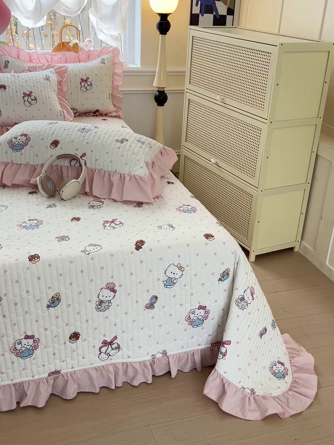 91家纺网 家纺一手货源 找家纺 水木坊 2025新款A有氧双层纱花边单床盖 床盖单件-提供买家秀 糕冷kt小猫