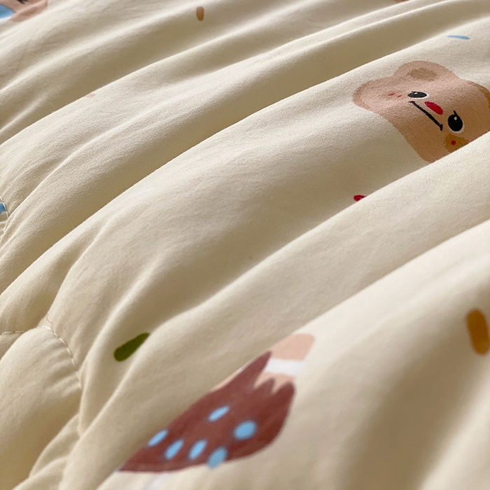 91家纺网 家纺一手货源 找家纺 梵克保罗 2025新款水洗棉糯小棉夏被夏被四件套四季被春秋被单人学生双人被子被芯 帽子小熊