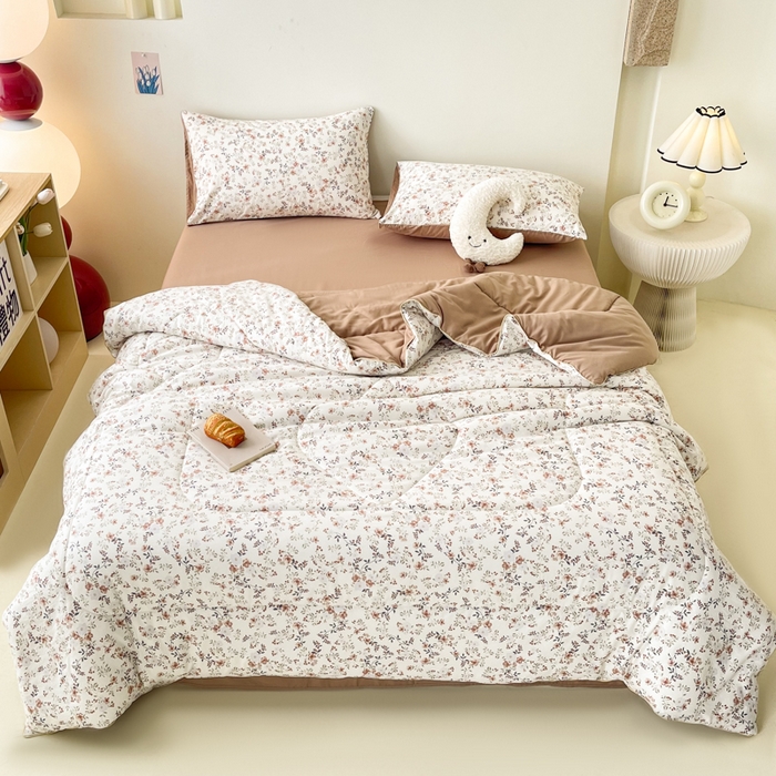 91家纺网 家纺一手货源 找家纺 梵克保罗 2025新款水洗棉糯小棉夏被夏被四件套四季被春秋被单人学生双人被子被芯 浅花忆梦