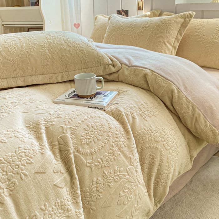 91家纺网 家纺一手货源 找家纺 卓越家纺 2025新款加厚保暖牛奶绒四件套 鹅暖黄