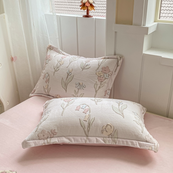 91家纺网 家纺一手货源 找家纺 卓越家纺 2025新款加厚保暖牛奶绒四件套 花丛渐