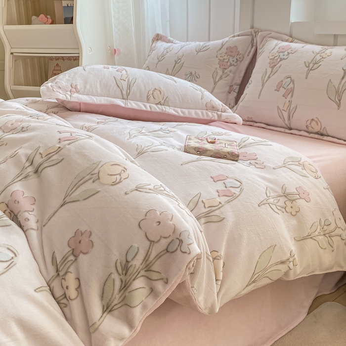 91家纺网 家纺一手货源 找家纺 卓越家纺 2025新款加厚保暖牛奶绒四件套 花丛渐