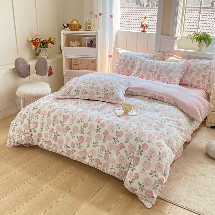 91家纺网 家纺一手货源 找家纺 卓越家纺 2025新款加厚保暖牛奶绒四件套 花田错