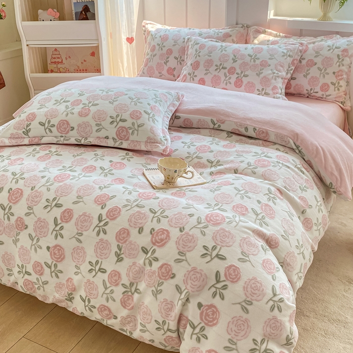 91家纺网 家纺一手货源 找家纺 卓越家纺 2025新款加厚保暖牛奶绒四件套 花田错