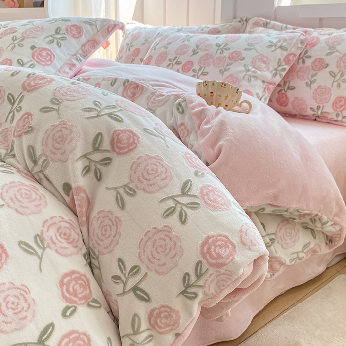 91家纺网 家纺一手货源 找家纺 卓越家纺 2025新款加厚保暖牛奶绒四件套 花田错