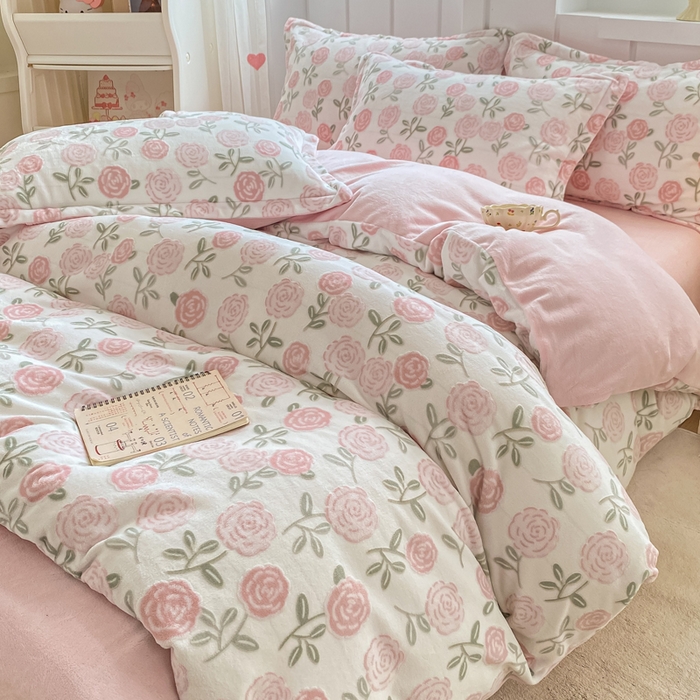 91家纺网 家纺一手货源 找家纺 卓越家纺 2025新款加厚保暖牛奶绒四件套 花田错