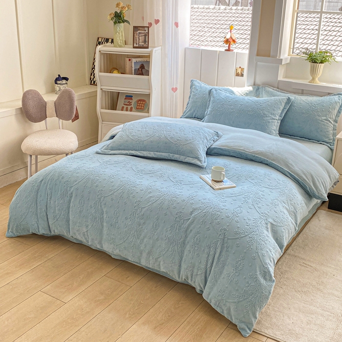 91家纺网 家纺一手货源 找家纺 卓越家纺 2025新款加厚保暖牛奶绒四件套 普鲁士兰