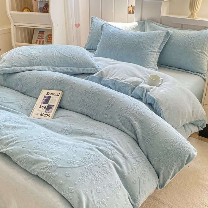 91家纺网 家纺一手货源 找家纺 卓越家纺 2025新款加厚保暖牛奶绒四件套 普鲁士兰