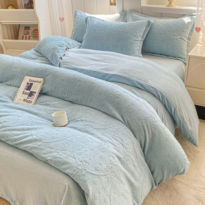 91家纺网 家纺一手货源 找家纺 卓越家纺 2025新款加厚保暖牛奶绒四件套 普鲁士兰