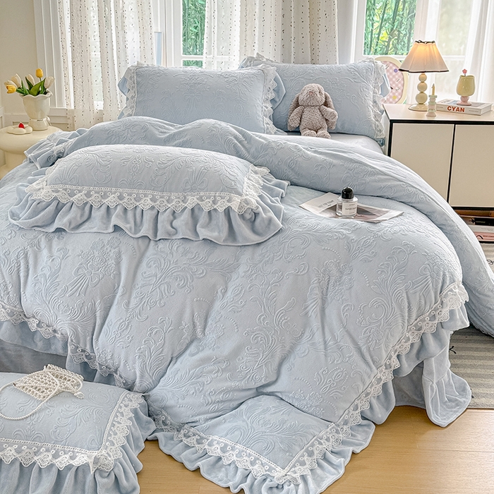 91家纺网 家纺一手货源 找家纺 锦格家纺 2024新款A类高克重牛奶绒四件套 艾洛薇【天蓝】