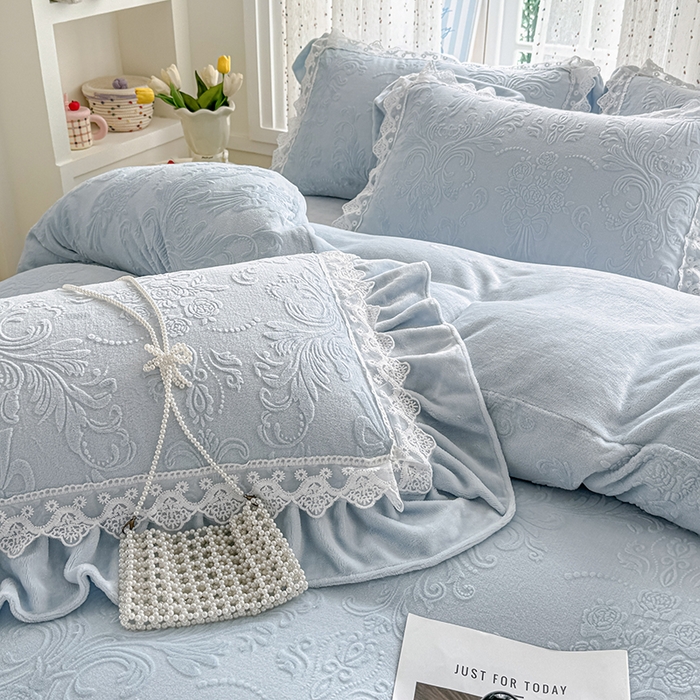 91家纺网 家纺一手货源 找家纺 锦格家纺 2024新款A类高克重牛奶绒四件套 艾洛薇【天蓝】