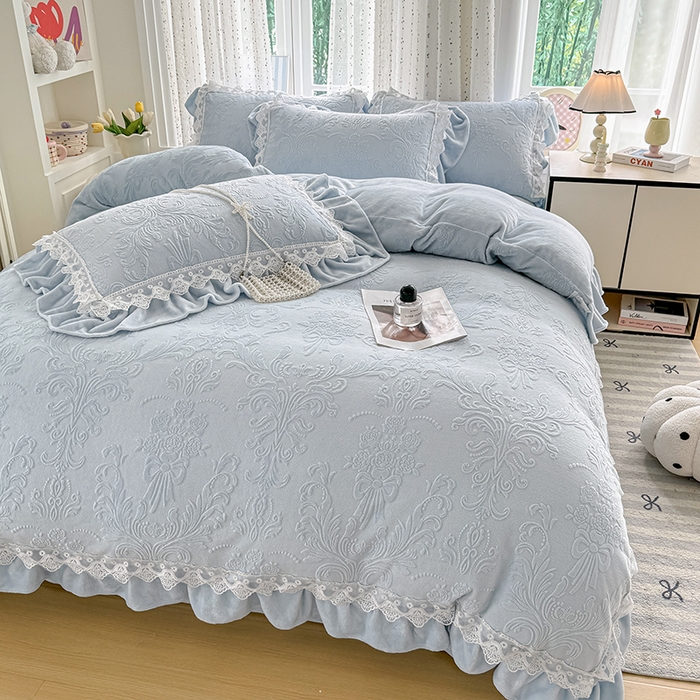 91家纺网 家纺一手货源 找家纺 锦格家纺 2024新款A类高克重牛奶绒四件套 艾洛薇【天蓝】