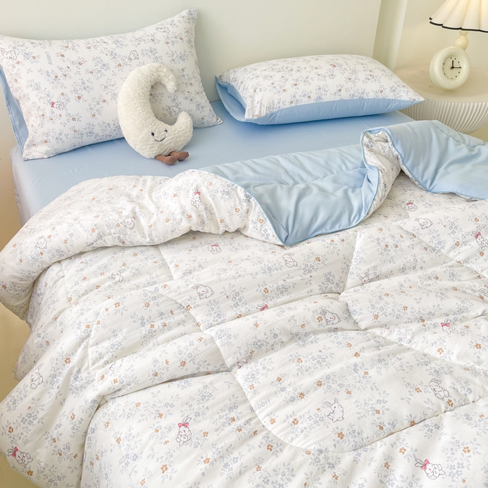 91家纺网 家纺一手货源 找家纺 梵克保罗 2025新款水洗棉糯小棉夏被夏被四件套四季被春秋被单人学生双人被子被芯 叶子小兔