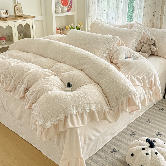 91家纺网 家纺一手货源 找家纺 锦格家纺 2024新款A类高克重牛奶绒四件套 艾洛薇【奶白】