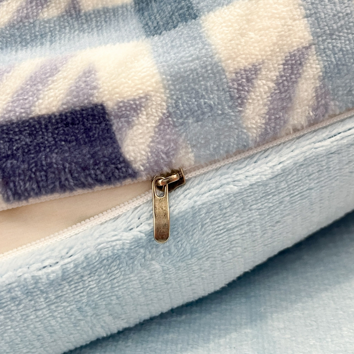 91家纺网 家纺一手货源 找家纺 寻米 2025新款高克重加厚保暖牛奶绒四件套-第一批 蓝色恋人