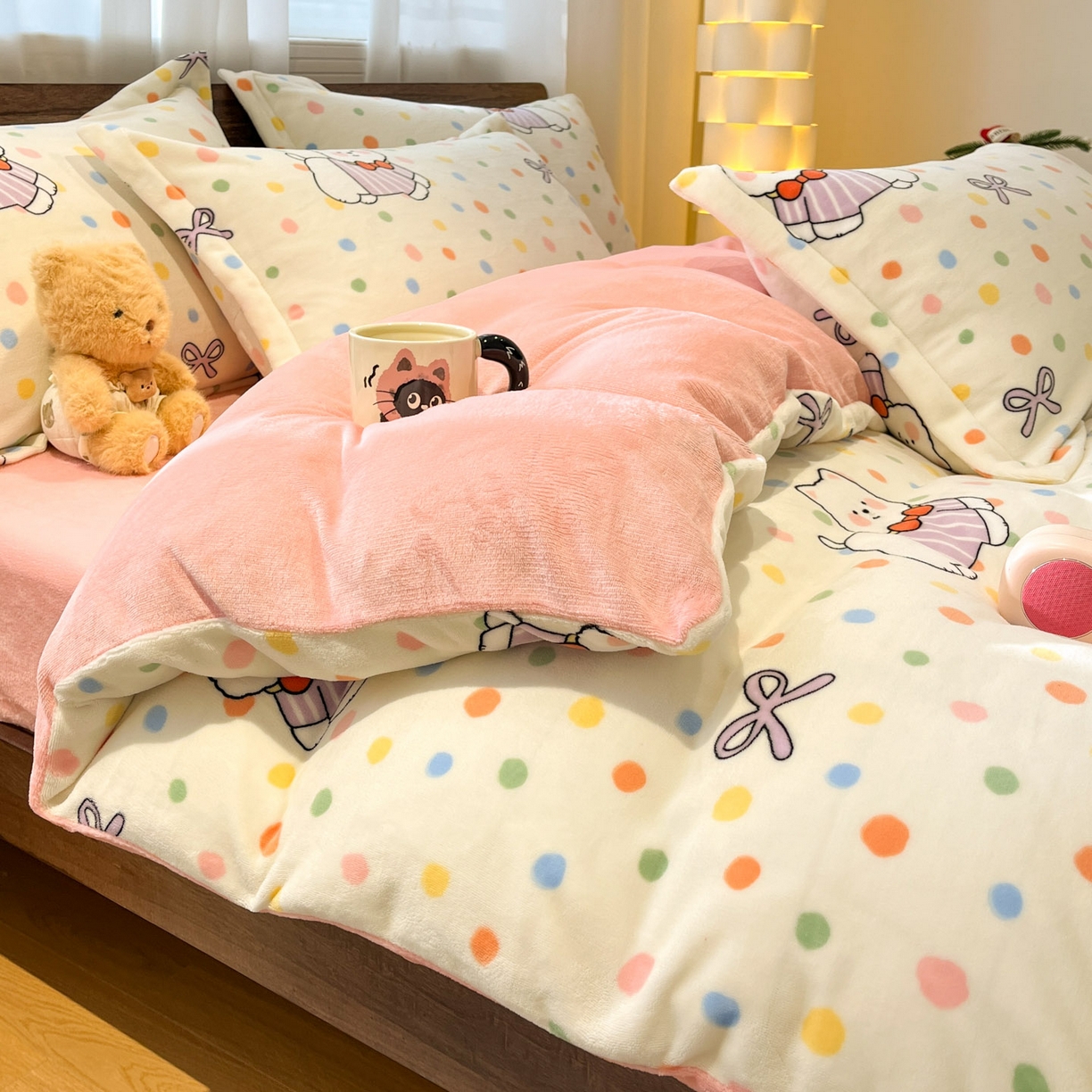 91家纺网 家纺一手货源 找家纺 寻米 2025新款高克重加厚保暖牛奶绒四件套-第一批 彩虹小狗