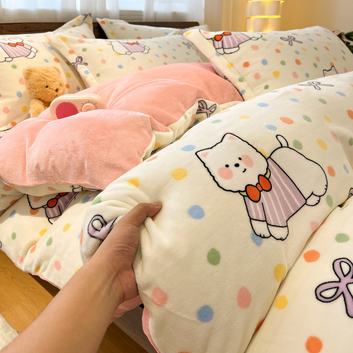 91家纺网 家纺一手货源 找家纺 寻米 2025新款高克重加厚保暖牛奶绒四件套-第一批 彩虹小狗