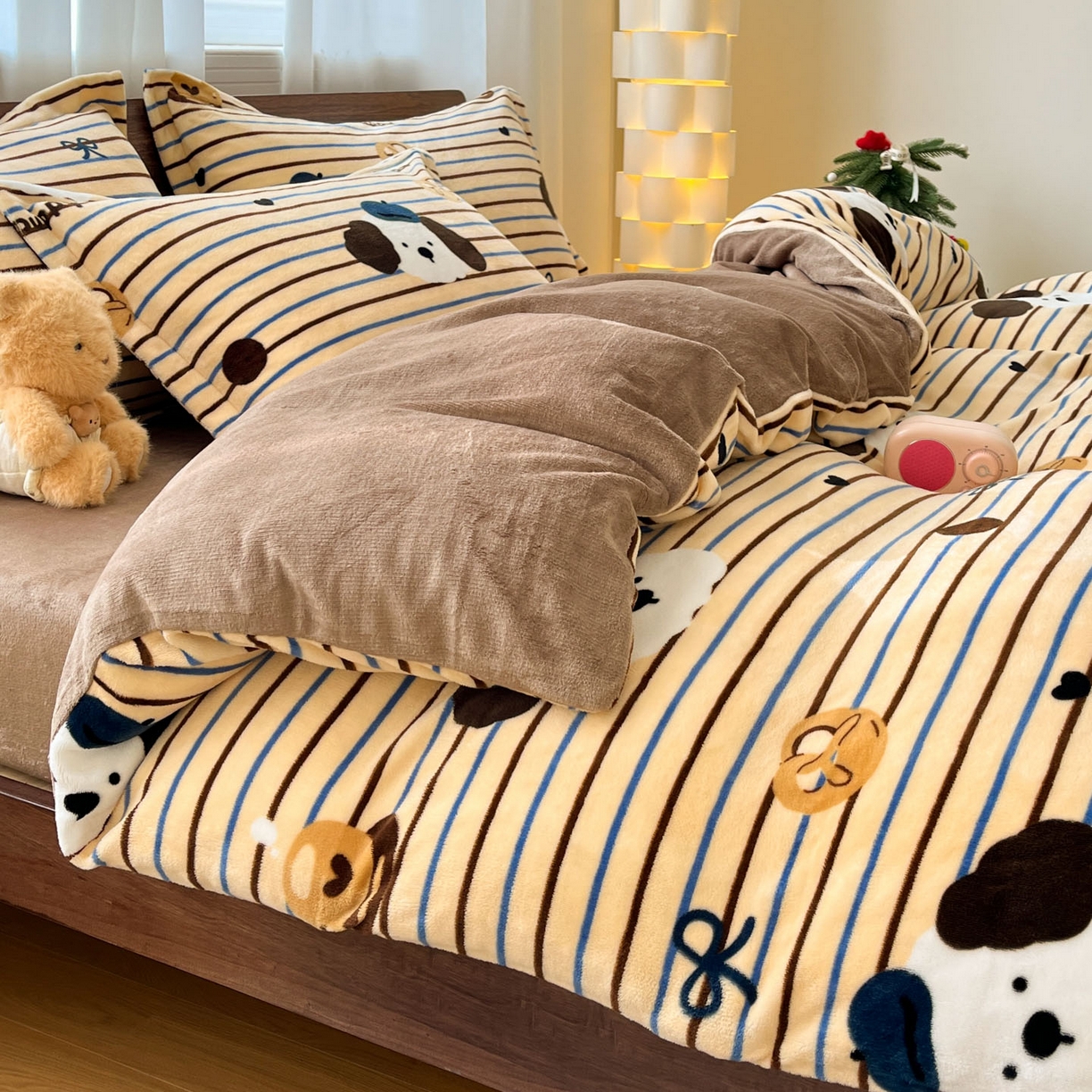 91家纺网 家纺一手货源 找家纺 寻米 2025新款高克重加厚保暖牛奶绒四件套-第一批 海德堡小狗