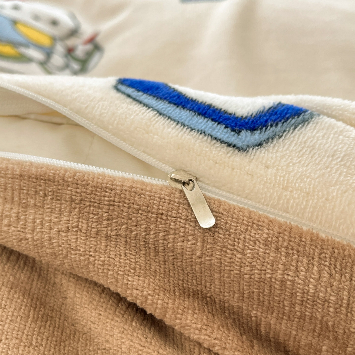 91家纺网 家纺一手货源 找家纺 寻米 2025新款高克重加厚保暖牛奶绒四件套-第一批 莫扎特小喵