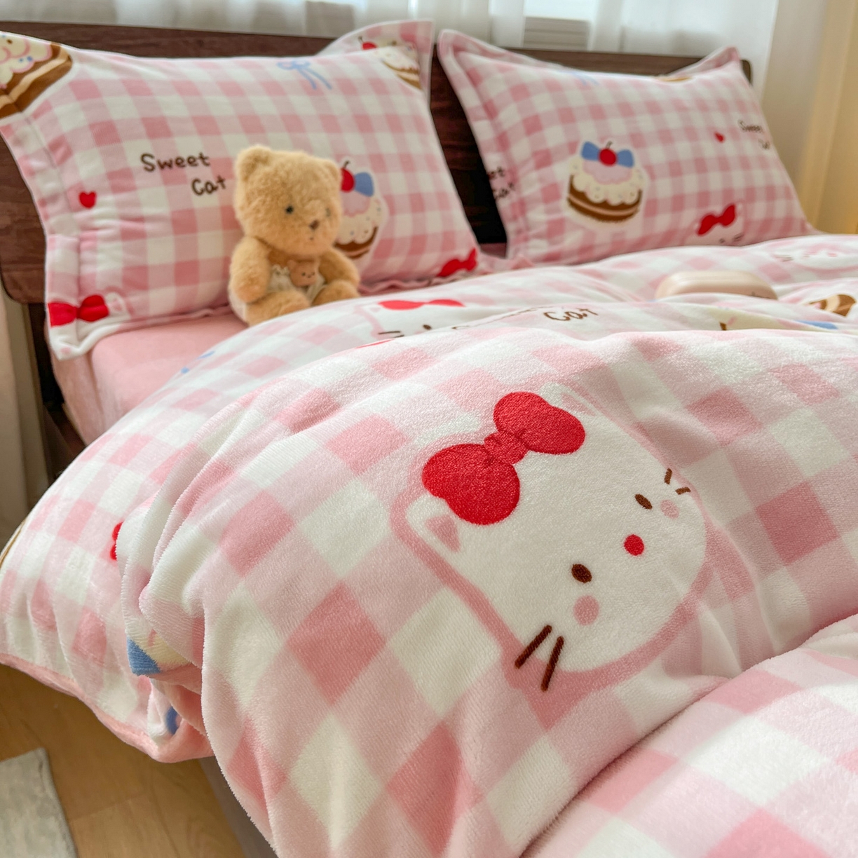 91家纺网 家纺一手货源 找家纺 寻米 2025新款高克重加厚保暖牛奶绒四件套-第一批 小喵浮云卷