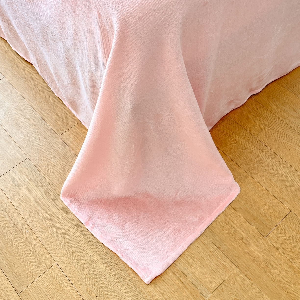 91家纺网 家纺一手货源 找家纺 寻米 2025新款高克重加厚保暖牛奶绒四件套-第一批 小喵浮云卷