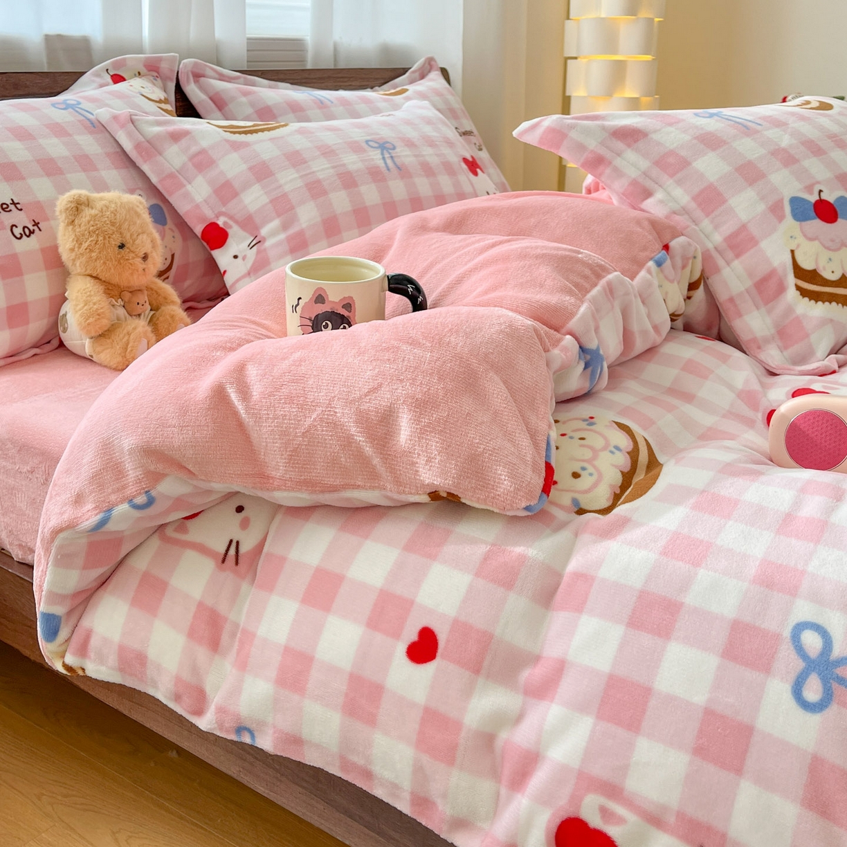 91家纺网 家纺一手货源 找家纺 寻米 2025新款高克重加厚保暖牛奶绒四件套-第一批 小喵浮云卷