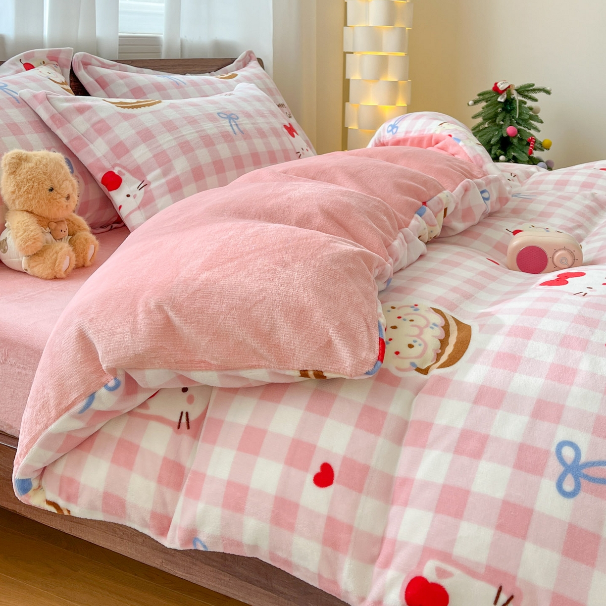 91家纺网 家纺一手货源 找家纺 寻米 2025新款高克重加厚保暖牛奶绒四件套-第一批 小喵浮云卷