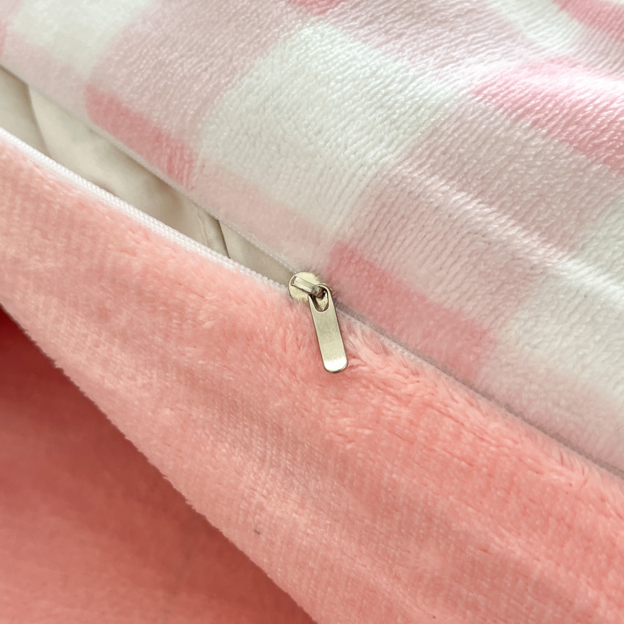 91家纺网 家纺一手货源 找家纺 寻米 2025新款高克重加厚保暖牛奶绒四件套-第一批 小喵浮云卷