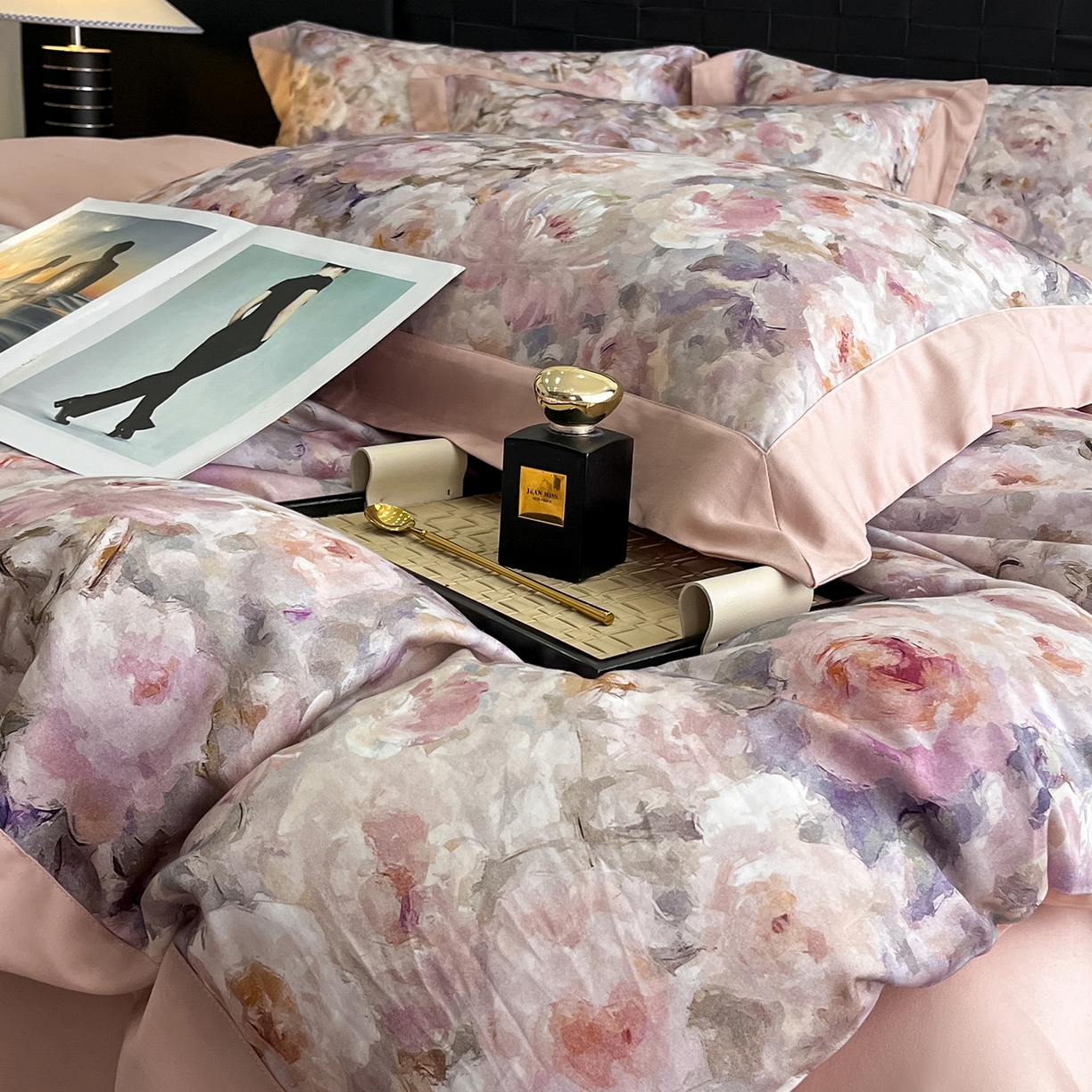 91家纺网 家纺一手货源 找家纺 （总）慕晨 2025新款65%莱赛尔32%棉全棉磨毛数码印花宽边高级简奢款中高端四件套直播热款