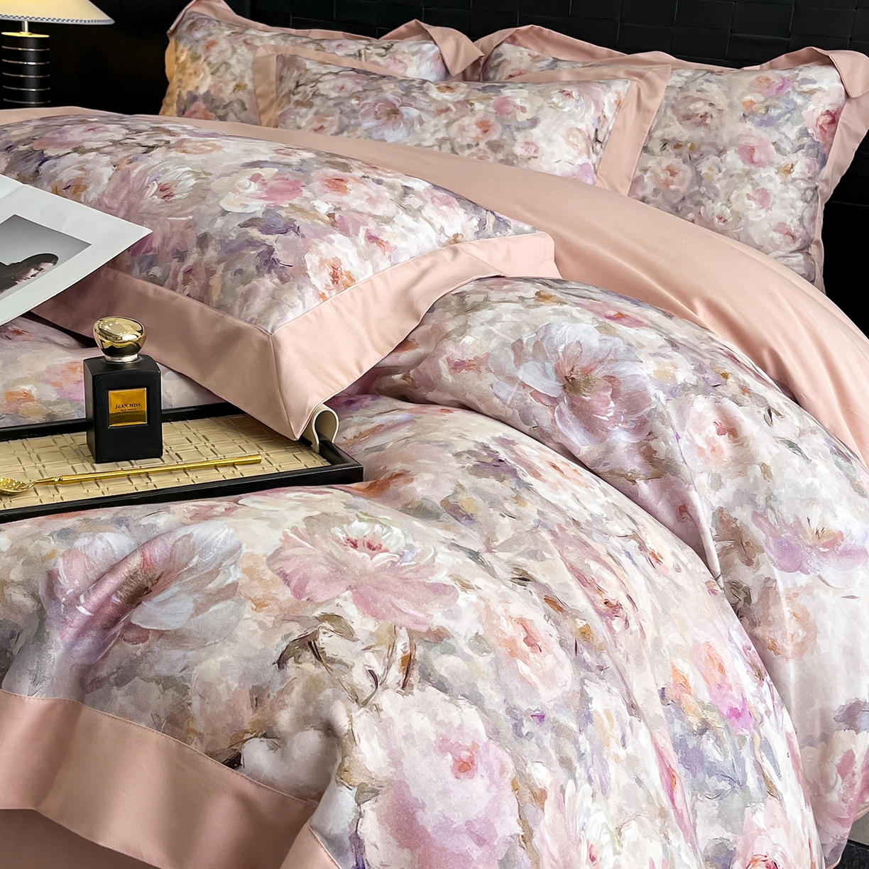 91家纺网 家纺一手货源 找家纺 （总）慕晨 2025新款65%莱赛尔32%棉全棉磨毛数码印花宽边高级简奢款中高端四件套直播热款