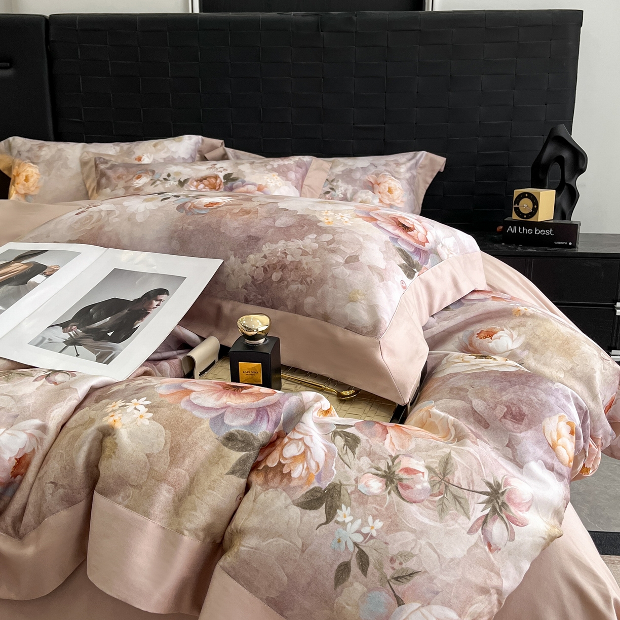 91家纺网 家纺一手货源 找家纺 慕晨 2025新款65%莱赛尔32%棉全棉磨毛数码印花宽边高级简奢款中高端四件套直播热款 暄和