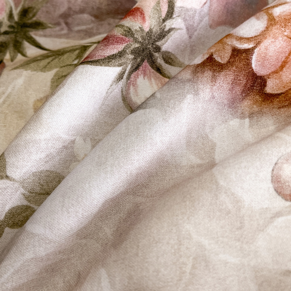 91家纺网 家纺一手货源 找家纺 慕晨 2025新款65%莱赛尔32%棉全棉磨毛数码印花宽边高级简奢款中高端四件套直播热款 暄和