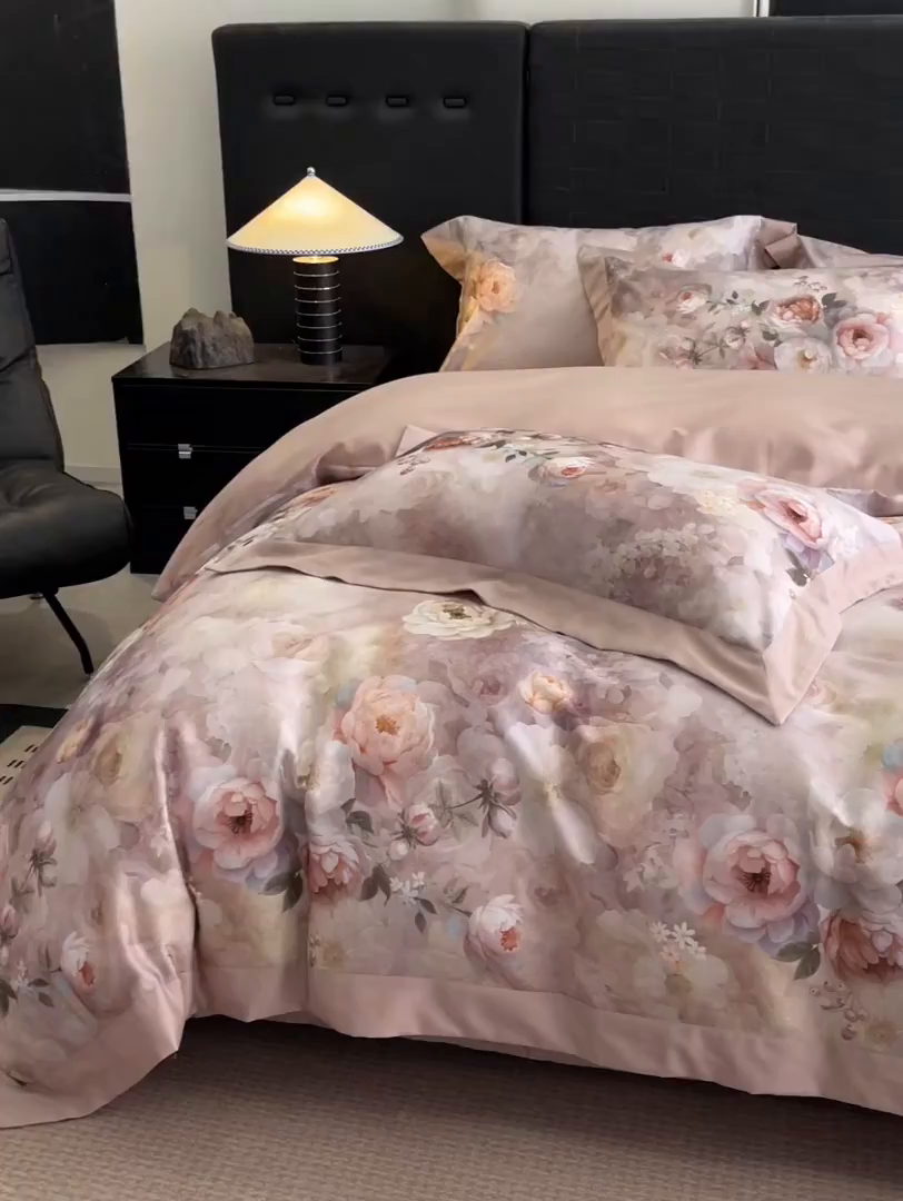 91家纺网 家纺一手货源 找家纺 慕晨 2025新款65%莱赛尔32%棉全棉磨毛数码印花宽边高级简奢款中高端四件套直播热款 暄和