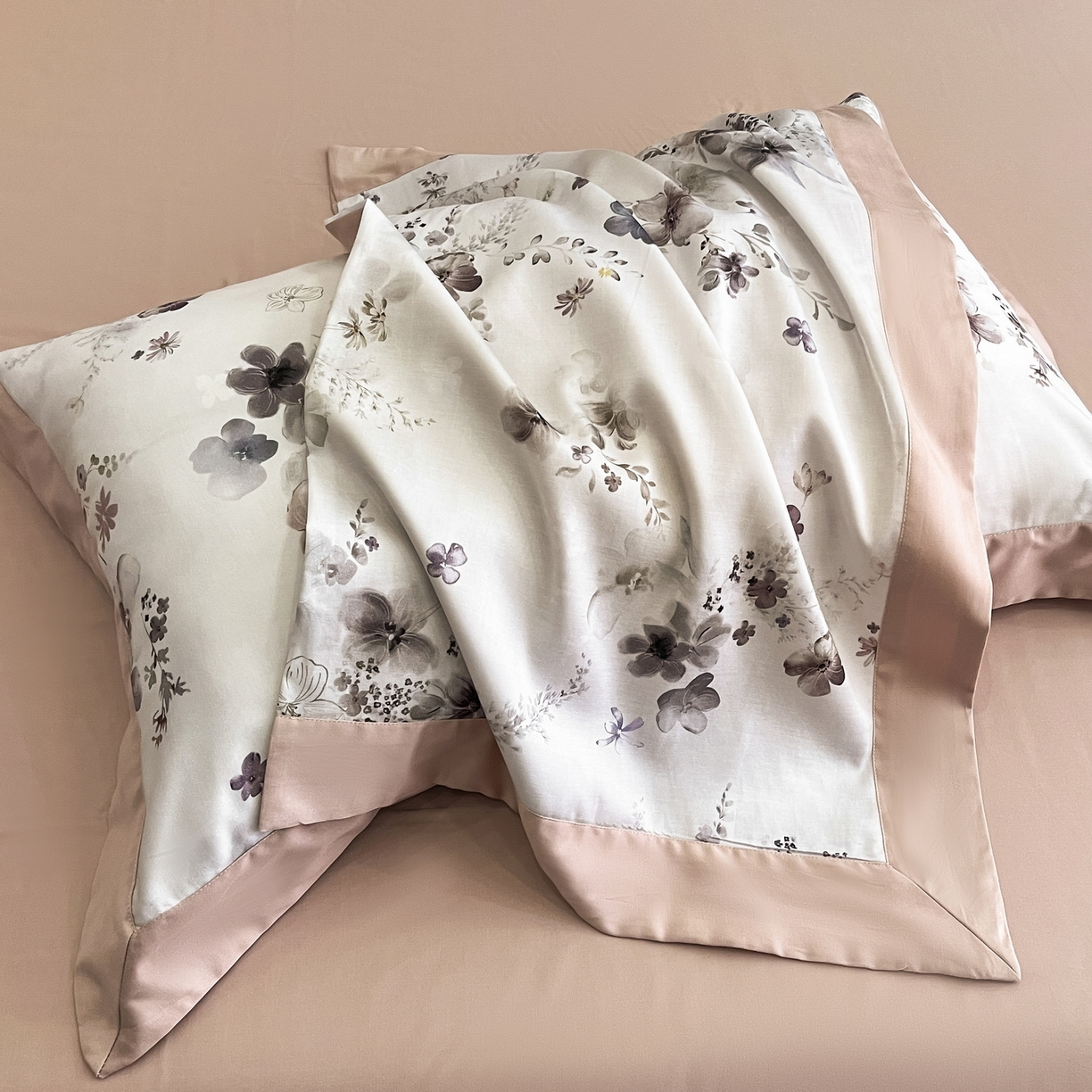 91家纺网 家纺一手货源 找家纺 慕晨 2025新款65%莱赛尔32%棉全棉磨毛数码印花宽边高级简奢款中高端四件套直播热款 涧芳