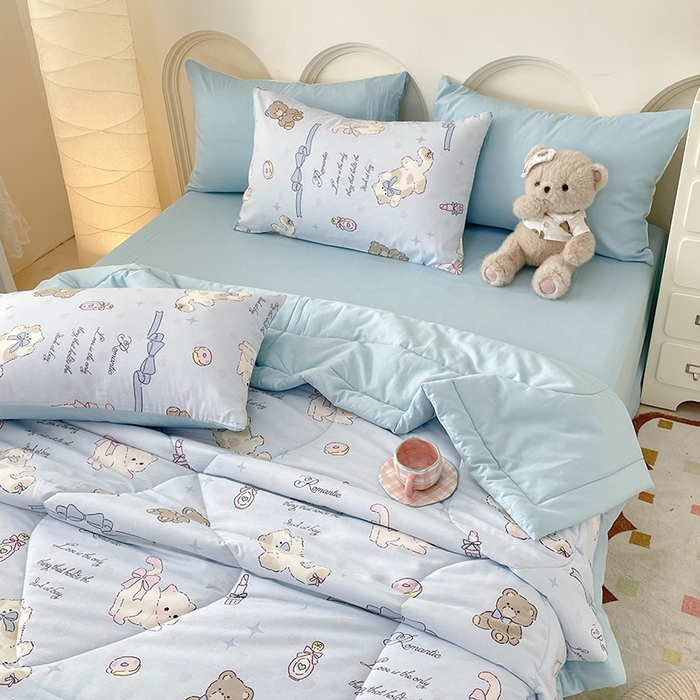 91家纺网 家纺一手货源 找家纺 梵克保罗 2025新款全棉夏被碎花卡通小清新简约纯棉夏凉被夏被四件套三件套 爱美的猫