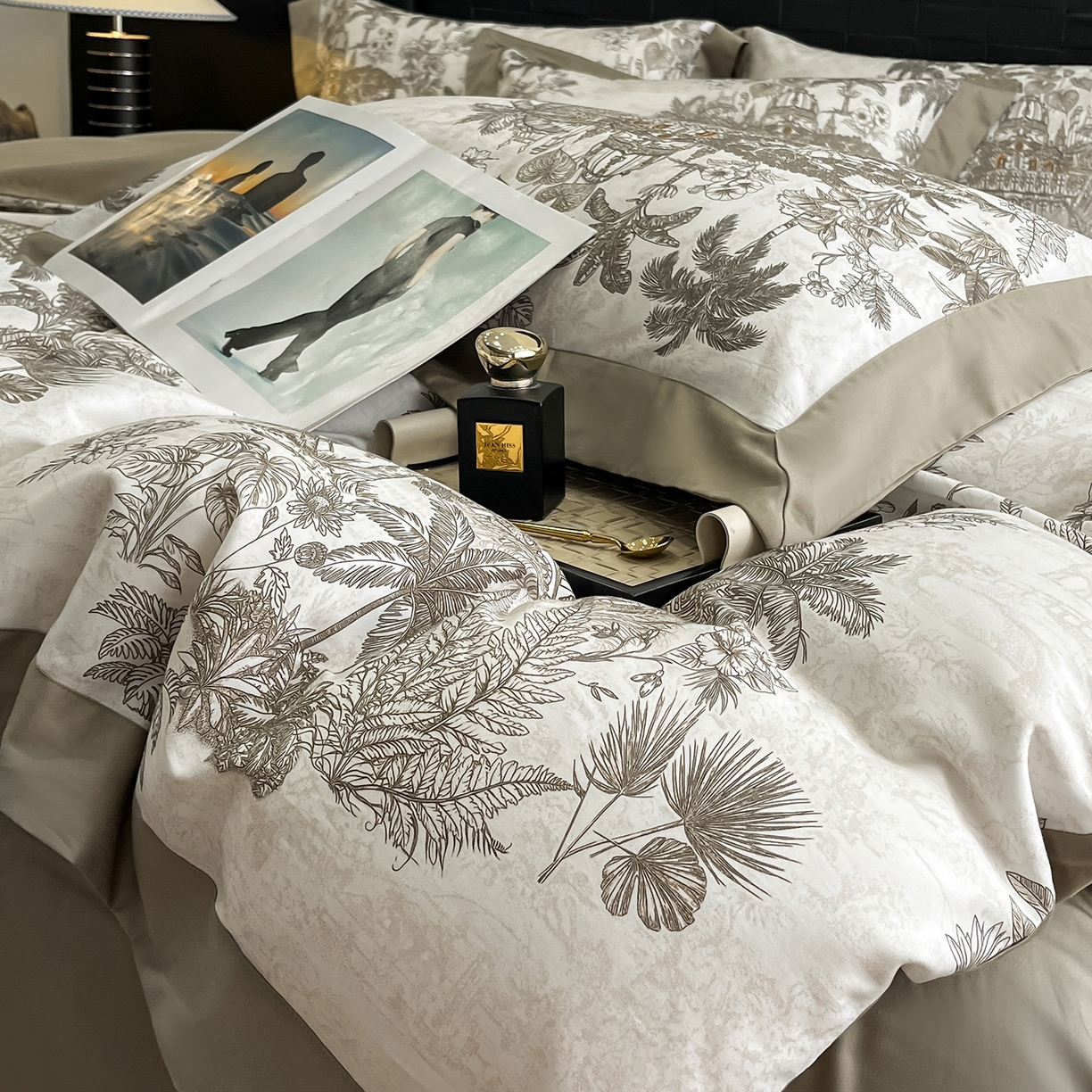 91家纺网 家纺一手货源 找家纺 慕晨 2025新款65%莱赛尔32%棉全棉磨毛数码印花宽边高级简奢款中高端四件套直播热款 景行