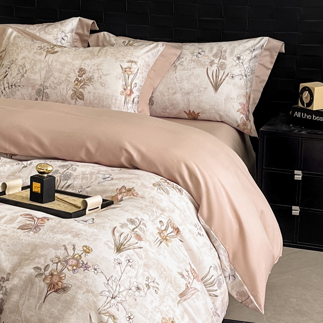 91家纺网 家纺一手货源 找家纺 慕晨 2025新款65%莱赛尔32%棉全棉磨毛数码印花宽边高级简奢款中高端四件套直播热款 岚茜