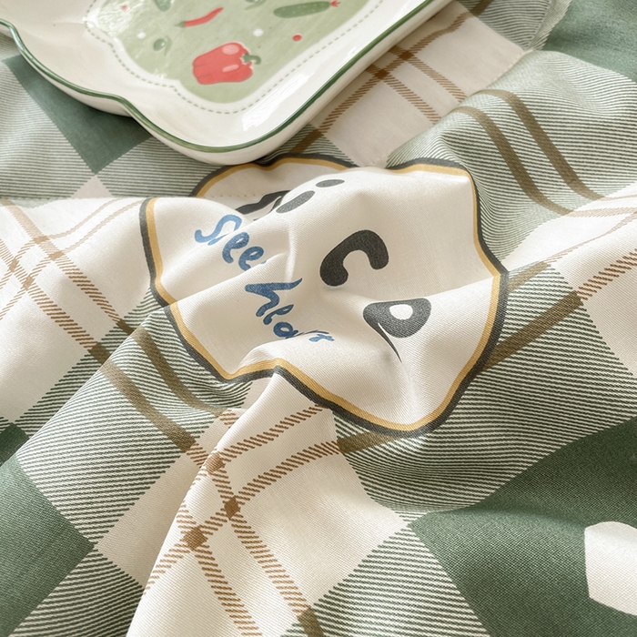 91家纺网 家纺一手货源 找家纺 梵克保罗 2025新款全棉夏被碎花卡通小清新简约纯棉夏凉被夏被四件套三件套 爱心格绿