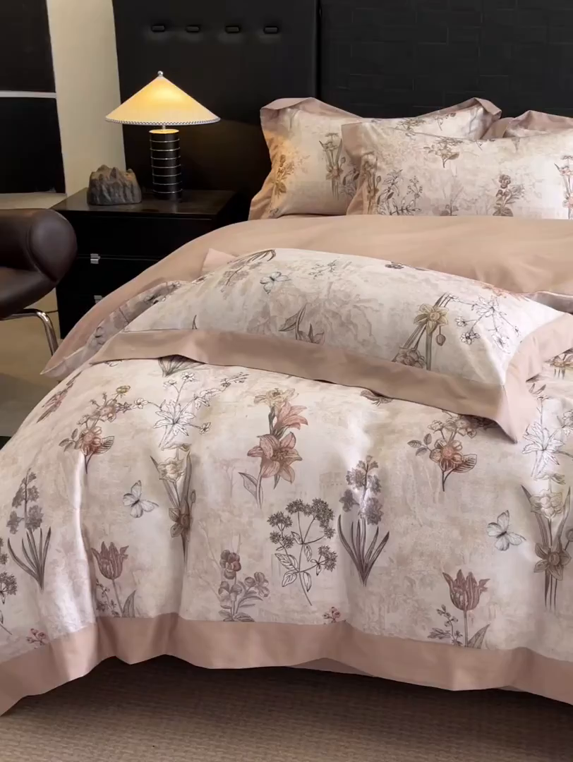 91家纺网 家纺一手货源 找家纺 慕晨 2025新款65%莱赛尔32%棉全棉磨毛数码印花宽边高级简奢款中高端四件套直播热款 岚茜