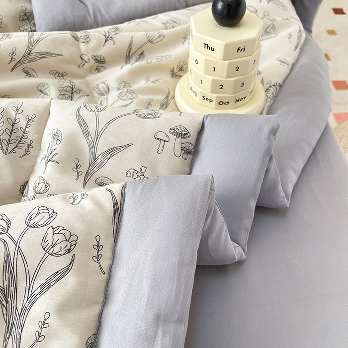 91家纺网 家纺一手货源 找家纺 梵克保罗 2025新款全棉夏被碎花卡通小清新简约纯棉夏凉被夏被四件套三件套 白芨