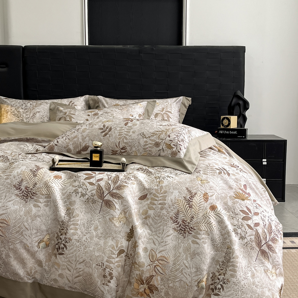 91家纺网 家纺一手货源 找家纺 慕晨 2025新款65%莱赛尔32%棉全棉磨毛数码印花宽边高级简奢款中高端四件套直播热款 蔓语